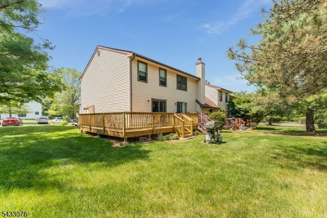 130 Locust Ct, Raritan Twp., NJ 08822