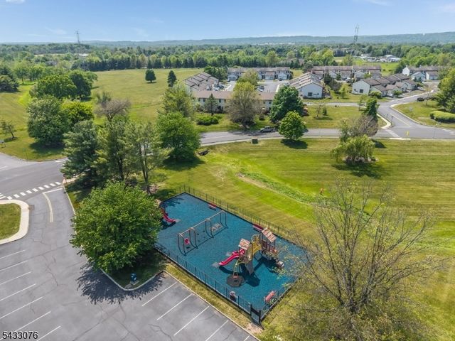 130 Locust Ct, Raritan Twp., NJ 08822