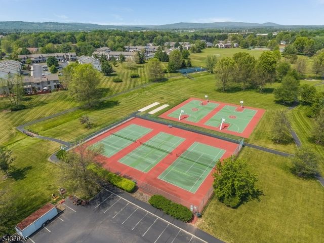 130 Locust Ct, Raritan Twp., NJ 08822