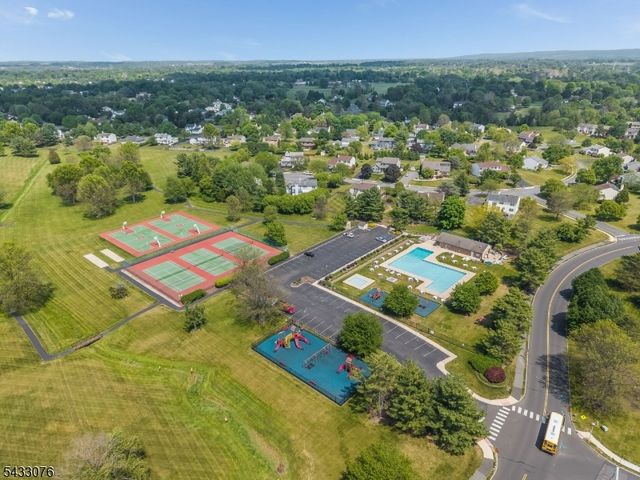 130 Locust Ct, Raritan Twp., NJ 08822