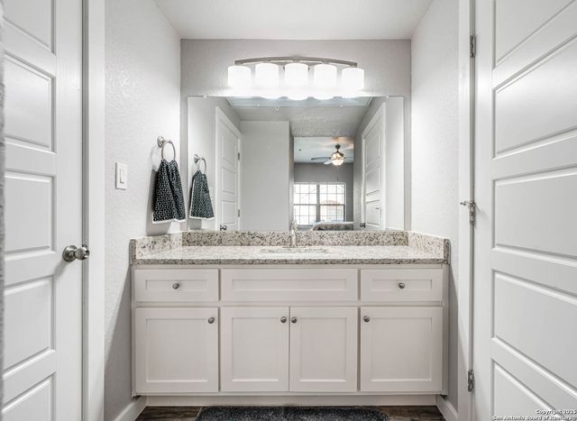 1606 Eckhert # 1402, San Antonio, TX 78240