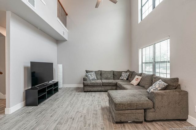 1606 Eckhert # 1402, San Antonio, TX 78240
