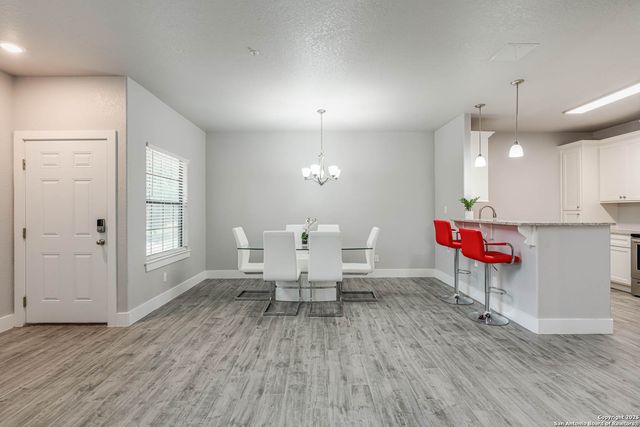 1606 Eckhert # 1402, San Antonio, TX 78240