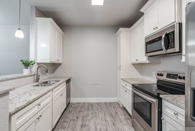 1606 Eckhert # 1402, San Antonio, TX 78240