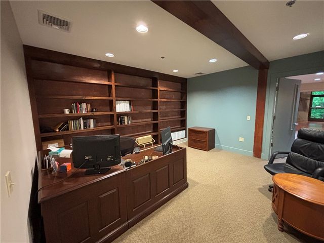 61 Cedar Avenue 6, East Greenwich, RI 02818