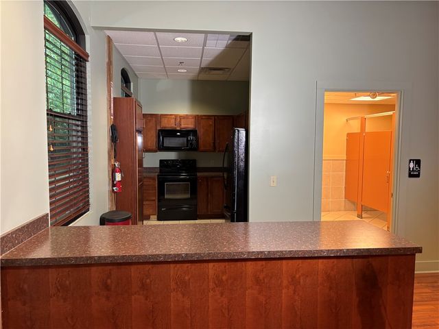 61 Cedar Avenue 6, East Greenwich, RI 02818