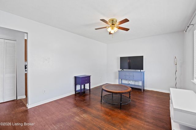 2520 Lamborne Blvd, Louisville, KY 40272