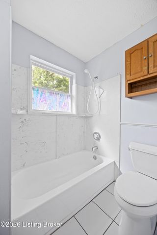 2520 Lamborne Blvd, Louisville, KY 40272