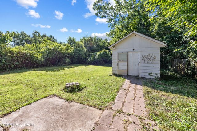 2520 Lamborne Blvd, Louisville, KY 40272
