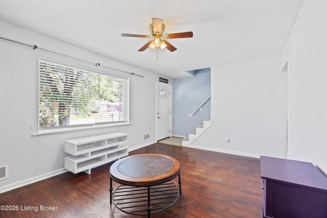 2520 Lamborne Blvd, Louisville, KY 40272