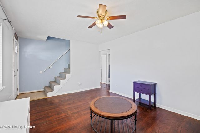 2520 Lamborne Blvd, Louisville, KY 40272