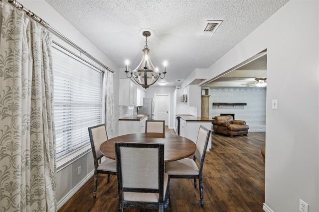 409 E Scotland Drive, Irving, TX 75062