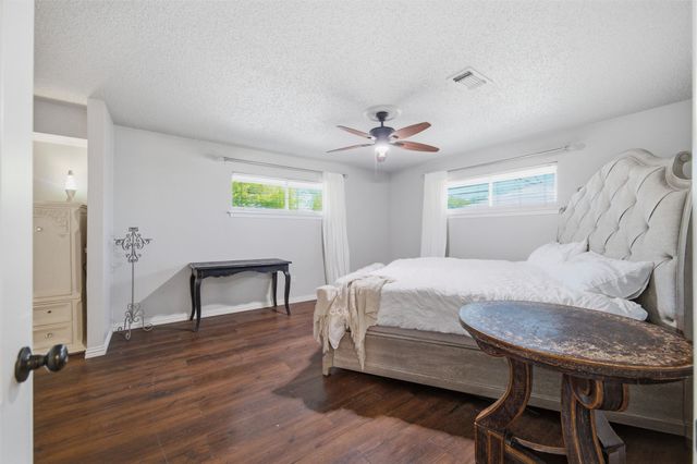 409 E Scotland Drive, Irving, TX 75062