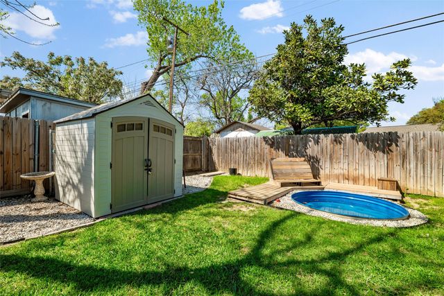 409 E Scotland Drive, Irving, TX 75062