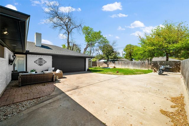 409 E Scotland Drive, Irving, TX 75062