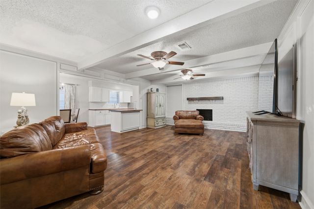 409 E Scotland Drive, Irving, TX 75062