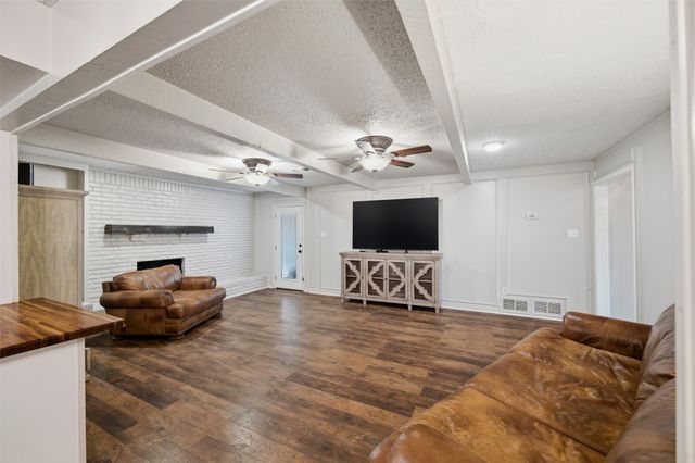 409 E Scotland Drive, Irving, TX 75062
