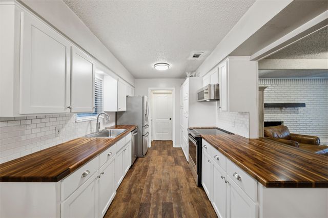 409 E Scotland Drive, Irving, TX 75062