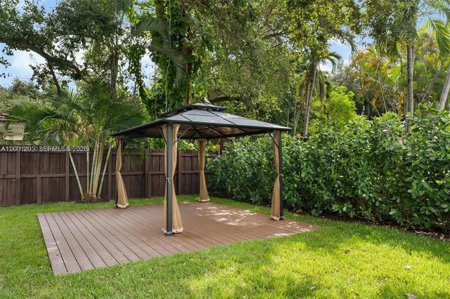 212 NW 103rd St, Miami, FL 33150