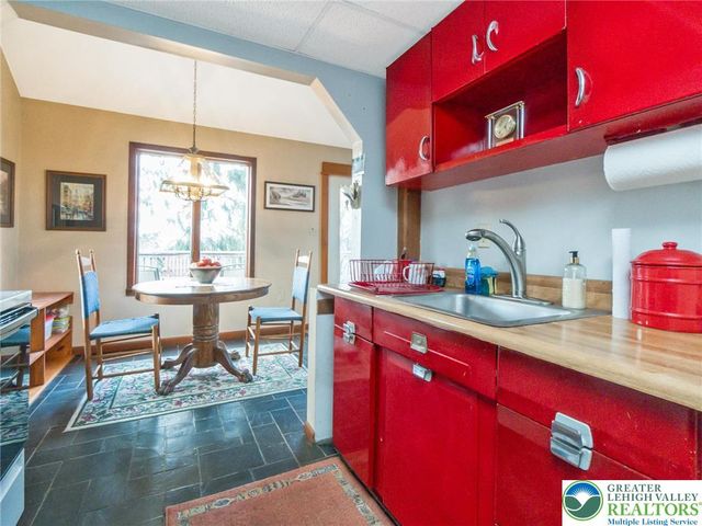 2121 Saucon Avenue, Lower Saucon Twp, PA 18015