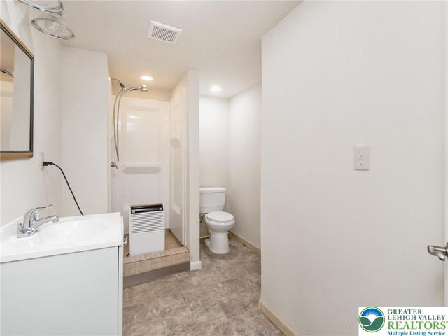 2121 Saucon Avenue, Lower Saucon Twp, PA 18015