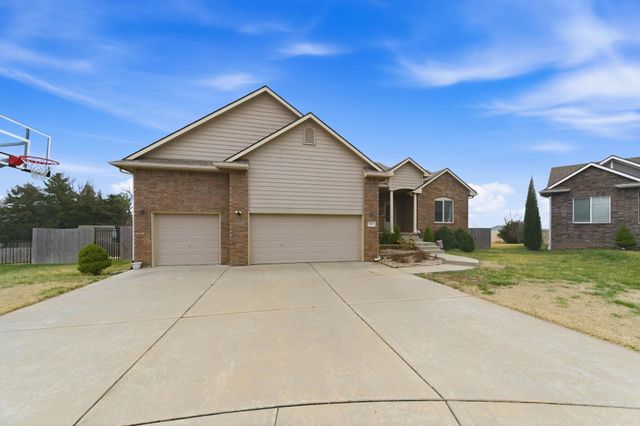 2801 N Emerson Cir., Derby, KS 67037