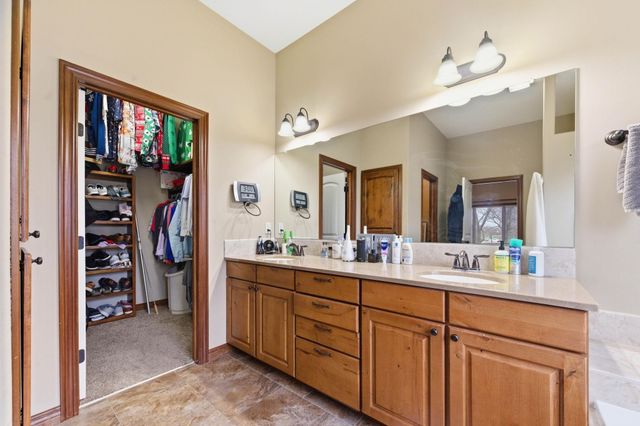 2801 N Emerson Cir., Derby, KS 67037