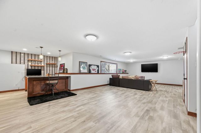 2801 N Emerson Cir., Derby, KS 67037