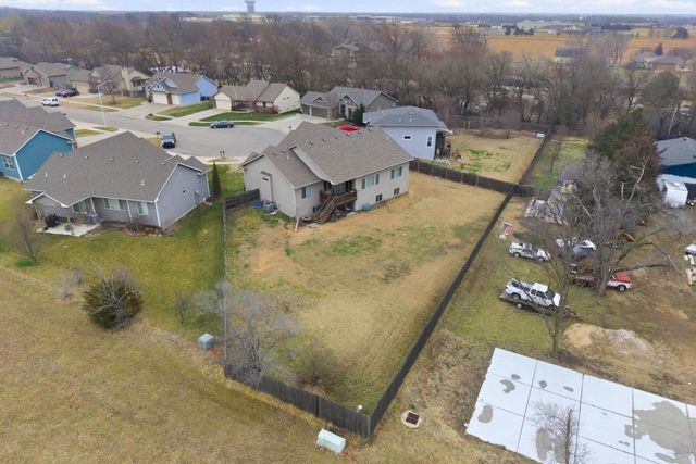 2801 N Emerson Cir., Derby, KS 67037