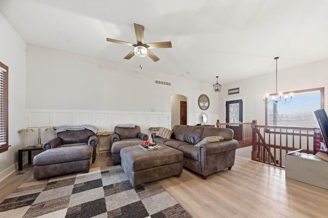 2801 N Emerson Cir., Derby, KS 67037