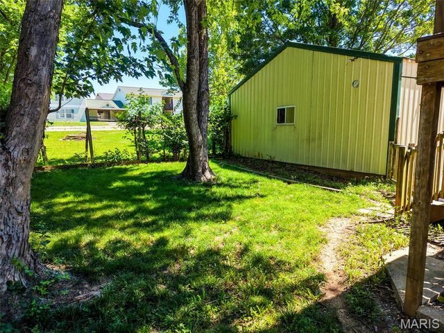 1307 E Chestnut Street, Desloge, MO 63601