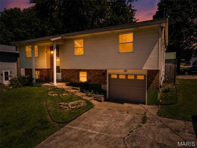 1307 E Chestnut Street, Desloge, MO 63601