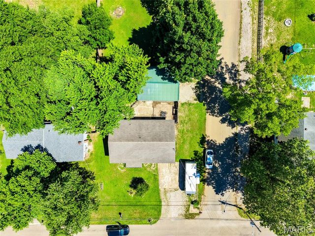 1307 E Chestnut Street, Desloge, MO 63601