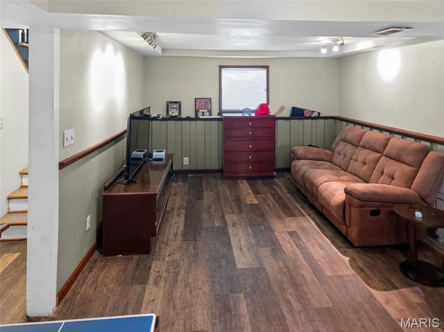 1307 E Chestnut Street, Desloge, MO 63601