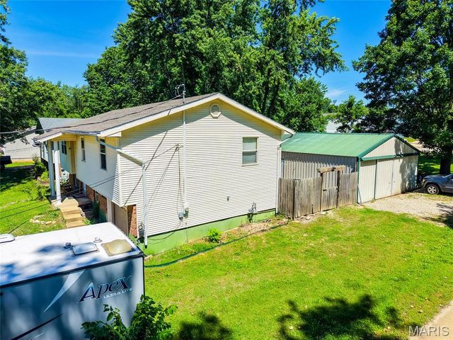 1307 E Chestnut Street, Desloge, MO 63601