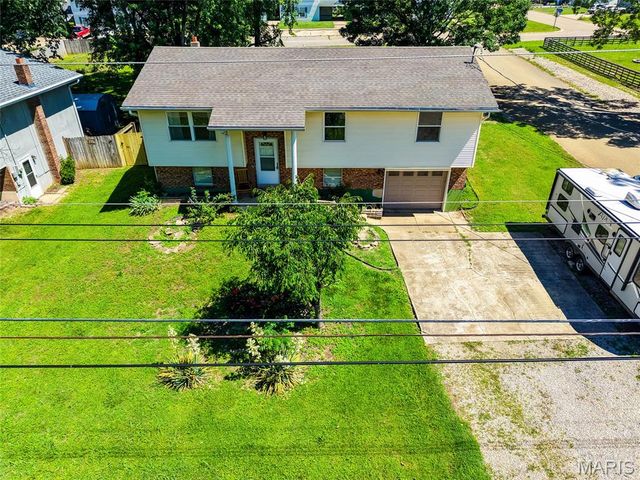 1307 E Chestnut Street, Desloge, MO 63601