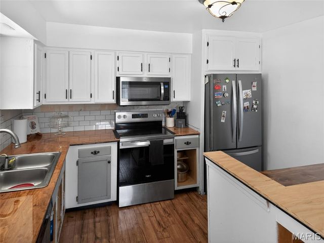 1307 E Chestnut Street, Desloge, MO 63601