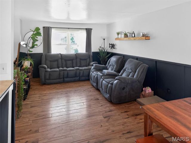 1307 E Chestnut Street, Desloge, MO 63601