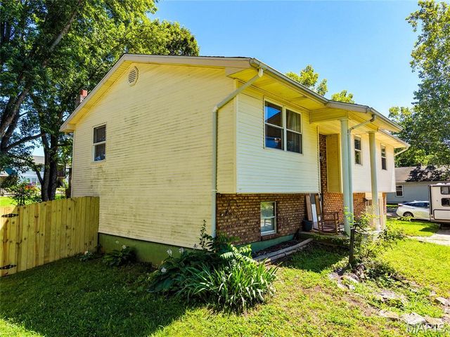 1307 E Chestnut Street, Desloge, MO 63601