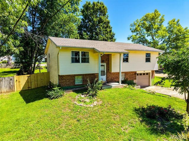 1307 E Chestnut Street, Desloge, MO 63601