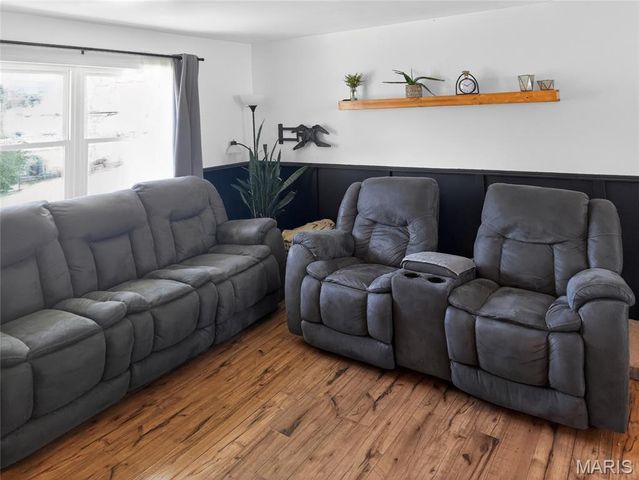 1307 E Chestnut Street, Desloge, MO 63601