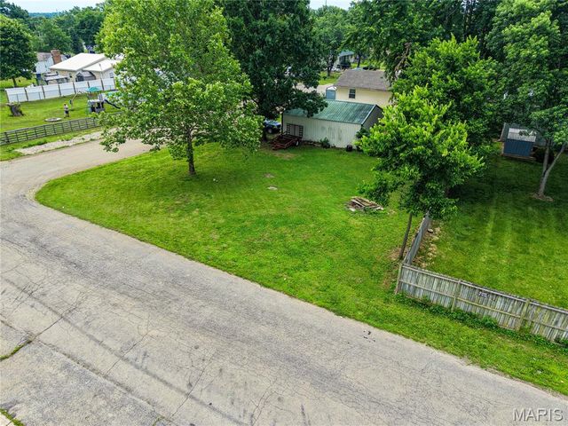 1307 E Chestnut Street, Desloge, MO 63601