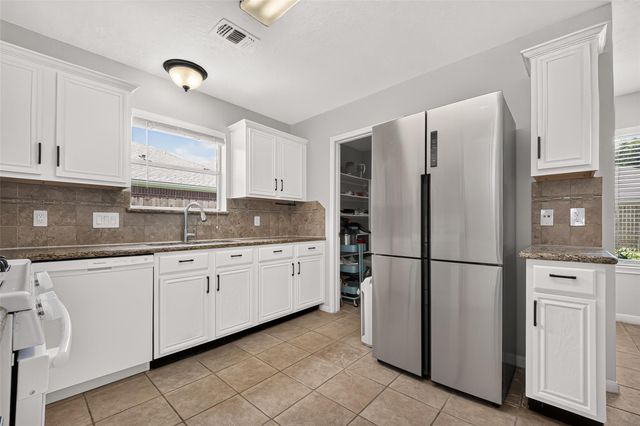 9710 Berkshire Trace, Pearland, TX 77584