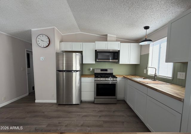 1804 W TEPEE Street 43, Apache Junction, AZ 85120