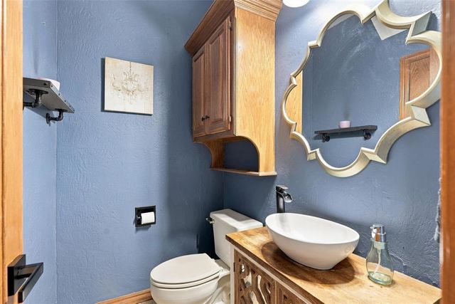 1 N Crosstimber Trail, Edmond, OK 73034