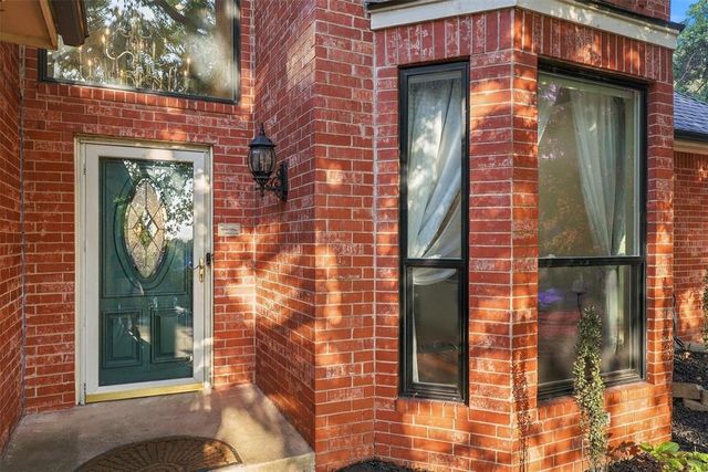1 N Crosstimber Trail, Edmond, OK 73034