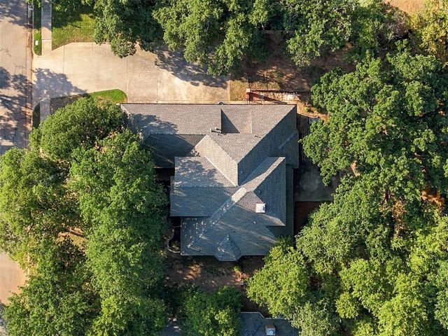 1 N Crosstimber Trail, Edmond, OK 73034