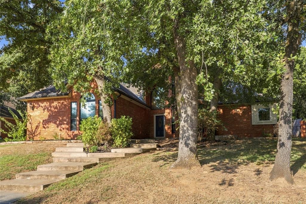 1 N Crosstimber Trail, Edmond, OK 73034