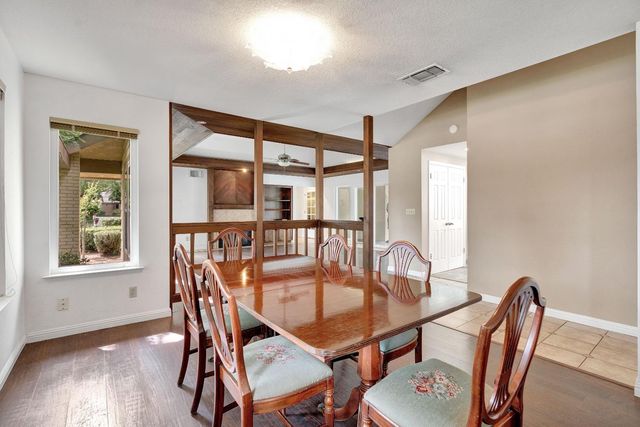 674 E Cole Avenue, Fresno, CA 93720