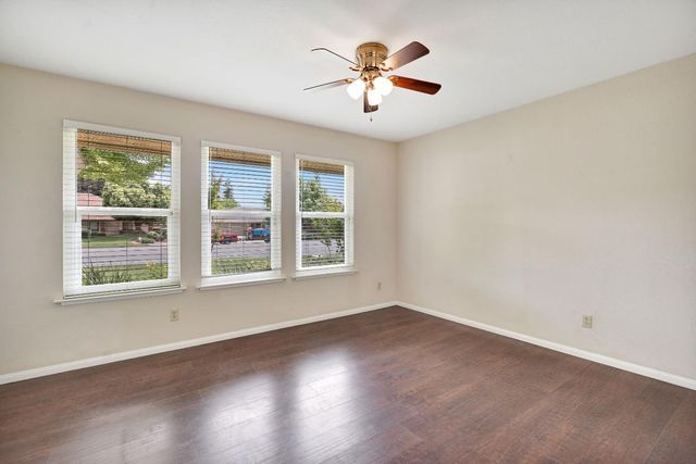 674 E Cole Avenue, Fresno, CA 93720